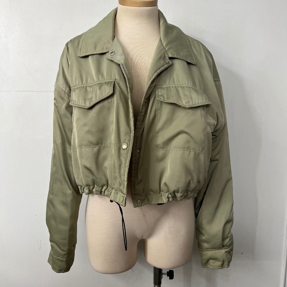 Forever 21 Toggle-Drawstring Crop Puffer Jacket
